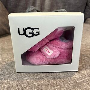 UGG Bixbee Infant Size 2/3 - Pink — NEW with box